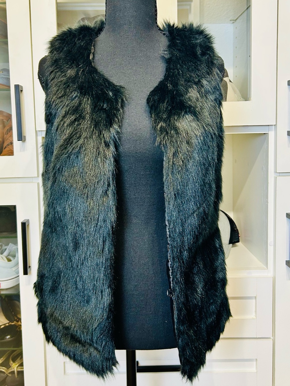 NWT Black Faux Fur Sleeveless Vest